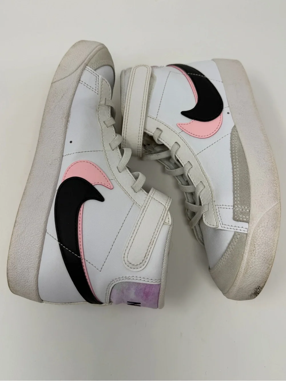 Nike Kids High-Top Sneakers in White, Light Gray, Pink & Black Sz. 3y